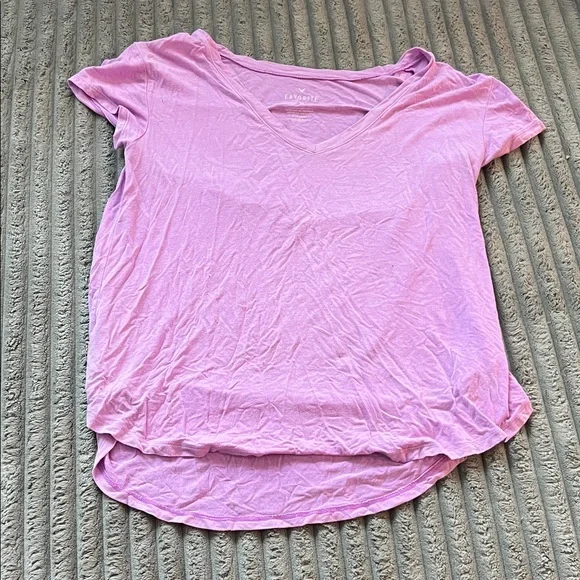 American Eagle Lilac Favorite T V-Neck Shirt - Picture 1 of 4